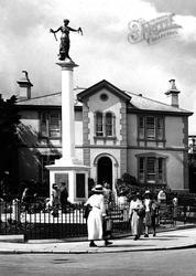 Queen Street War Memorial 1922, Newton Abbot