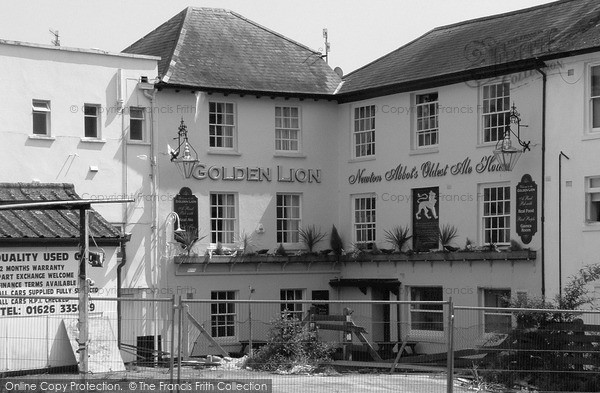 Photo of Newton Abbot, The Golden Lion 2004