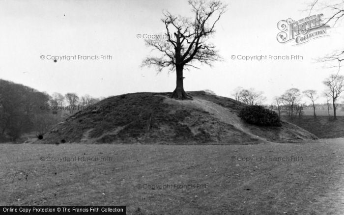 Photo of Newton Le Willows, Castle Hill c.1950