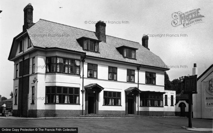 Photo of Newton Le Willows, Pied Bull Hotel c.1955