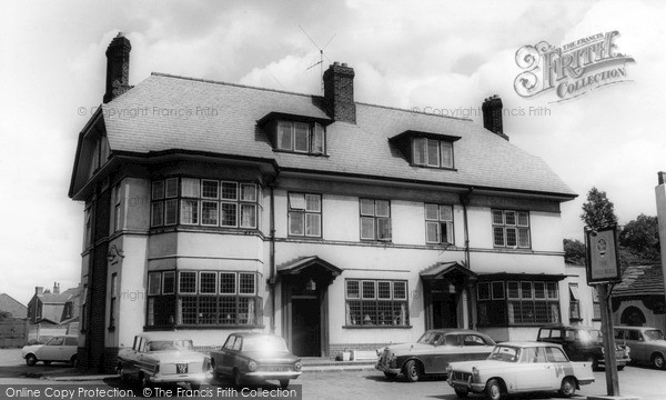 Photo of Newton Le Willows, The Pied Bull c.1965