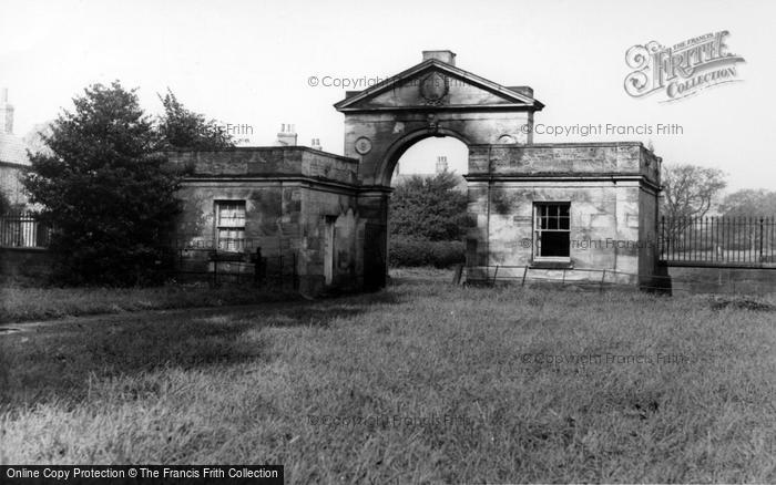 Photo of Newton On Ouse, The Park Gates c.1955
