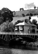 House Beside Long Bridge 1959, Newtown