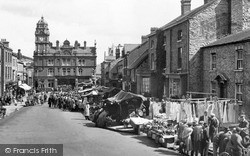 Market Day 1950, Newtown