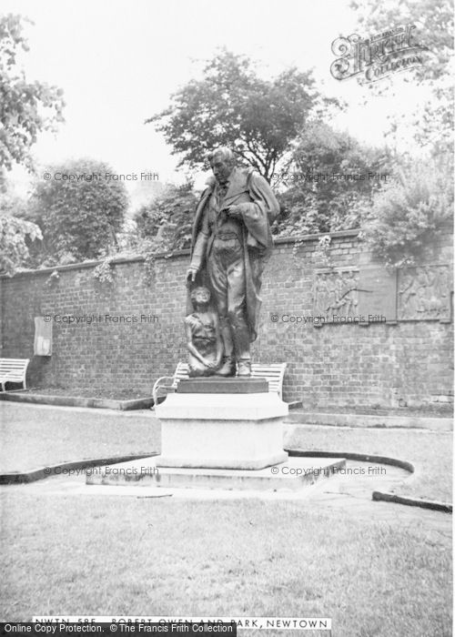 Photo of Newtown, Robert Owen's Statue And Park c.1955