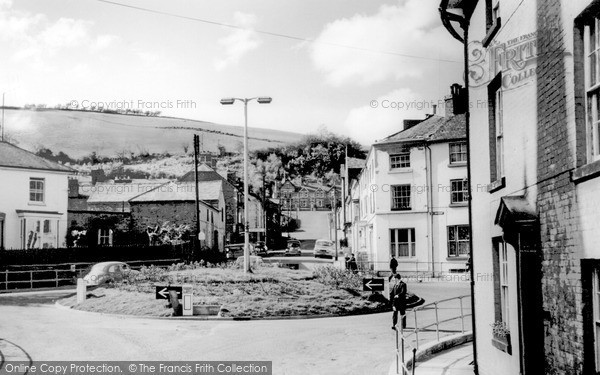 Photo of Newtown, The Cresent c.1960