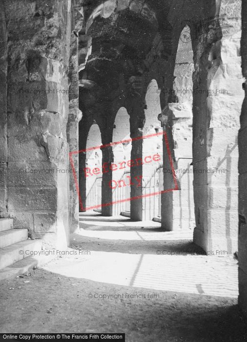 Photo of Nimes, Amphitheatre 1939