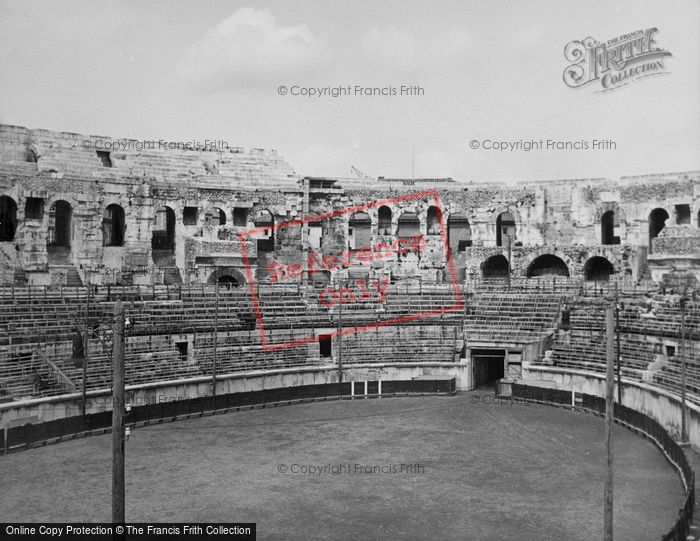 Photo of Nimes, Amphitheatre c.1939