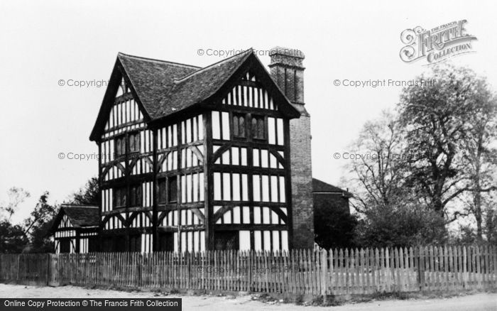 Photo of North Chingford, Queen Elizabeth's Hunting Lodge And Museum c.1955