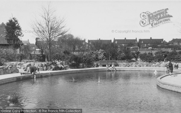 Photo of North Chingford, Ridgeway Park, Children's Boating Pool c.1955