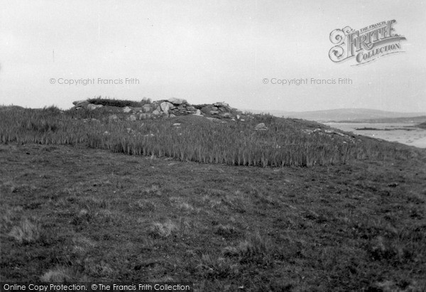 Photo of North Uist, Earth House, Cnoc A Comhdhalach 1963
