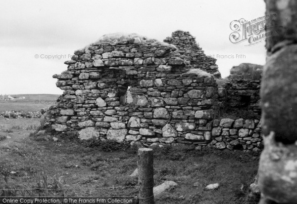 Photo of North Uist, Teampull Na Trionaid 1963