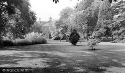Abington Manor House, East Front c.1960, Northampton