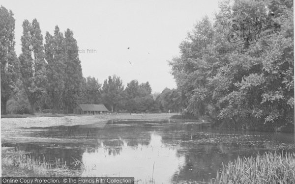 Photo of Northampton, Beckett's Park, The Lake c.1955