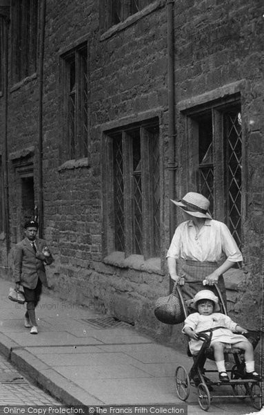 Photo of Northampton, Heading Home 1922