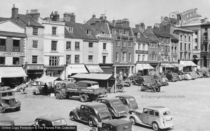 Photo of Northampton, Market Square c.1950