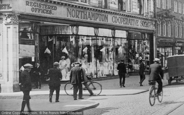 Photo of Northampton, The Co Op, Abington Street 1922
