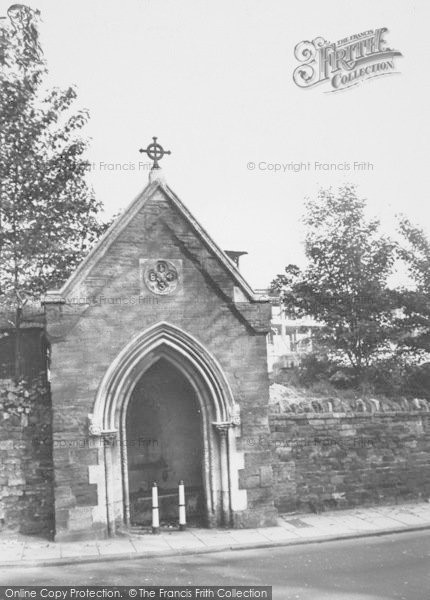 Photo of Northampton, Thomas A Becket's Well c.1960