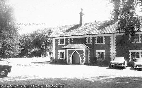 Photo of Northrepps, Northrepps Cottage Hotel And Country Club  c.1965
