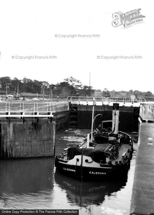 Photo of Northwich, Barge In Hunts Lock c.1955