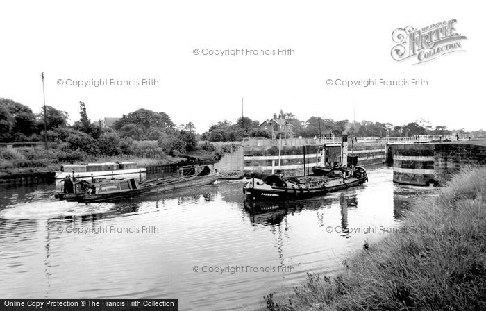 Photo of Northwich, Hunts Lock c.1955