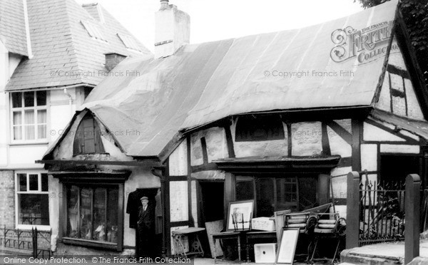 Photo of Northwich, The Old Curiosity Shop c.1960