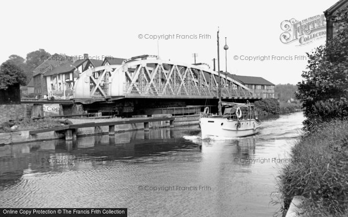 Photo of Northwich, Town Bridge c.1960