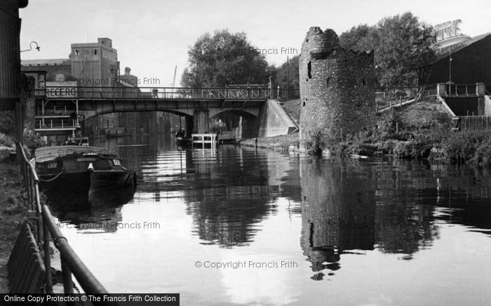Photo of Norwich, Boom Towers And Carrow Bridge 1938