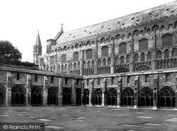 Cathedral Cloister Court 1921, Norwich