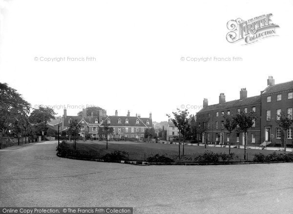 Photo of Norwich, Cathedral Close 1938