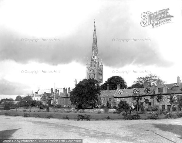 Photo of Norwich, Cathedral From Lower Close 1938