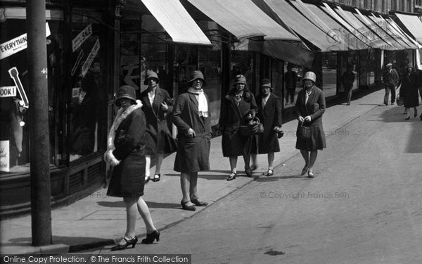 Photo of Norwich, Fashion 1929 - Francis Frith