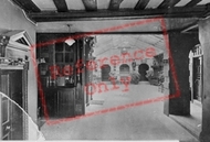 Maid's Head Hotel, Courtyard 1929, Norwich
