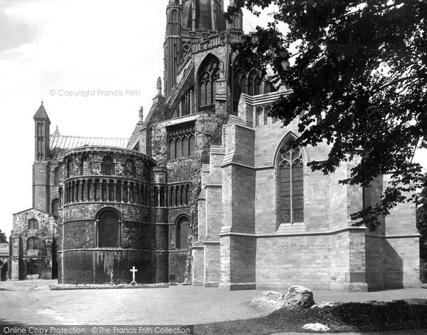 Photo of Norwich, New Memorial Chapel And Edith Cavell's Grave 1932