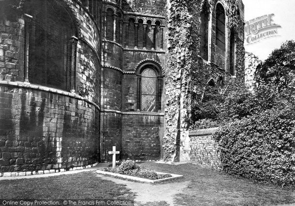 Photo of Norwich, Nurse Cavell's Grave 1919
