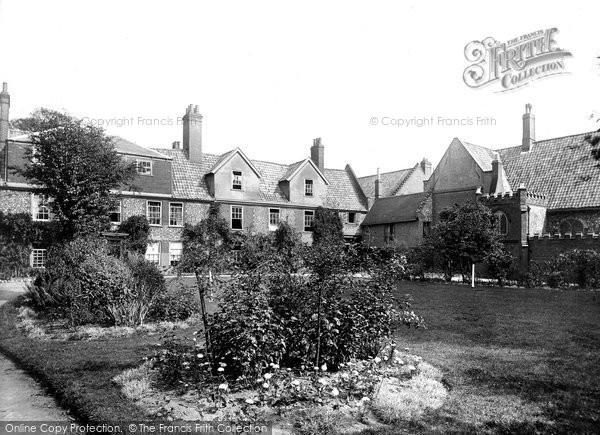 Photo of Norwich, St Helen's Square, Great Hospital 1921