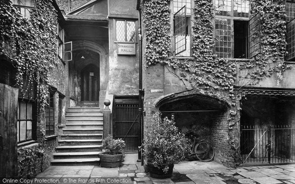 Photo of Norwich, Strangers' Hall 1919
