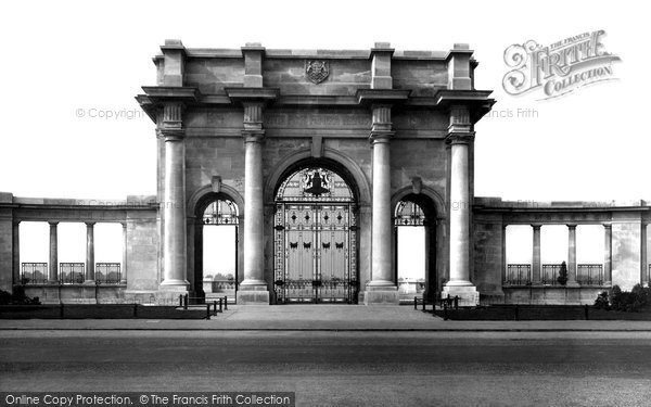 Photo of Nottingham, Arch Of Remembrance 1928