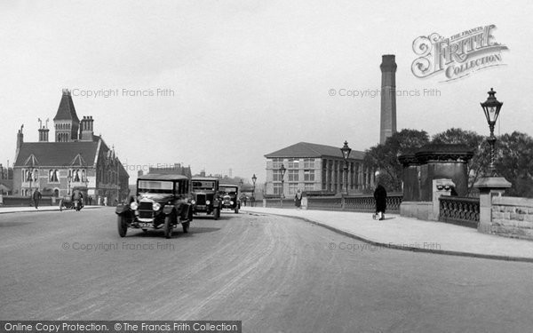 Photo of Nottingham, Cars On Trent Bridge 1927