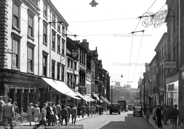 Photo of Nottingham, Chapel Bar c.1950