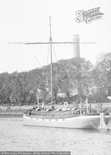 Photo of Nottingham, Sailing Barge, The River Trent 1920