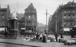The Queen Victoria Statue, Market Square 1906, Nottingham