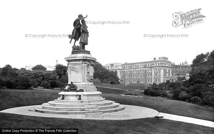 Photo of Nottingham, The Statue Of Albert Ball 1923