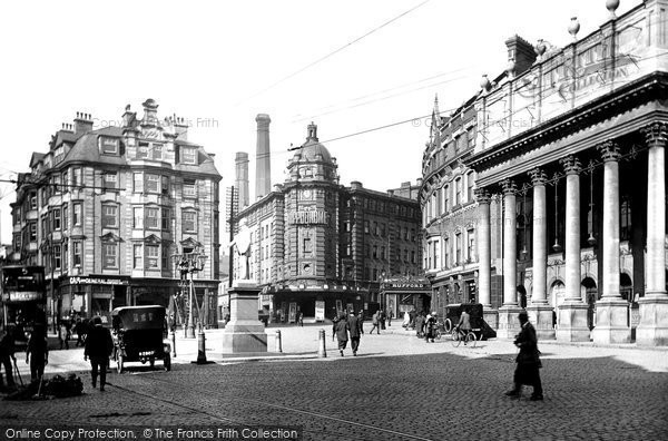 Photo of Nottingham, Theatre Square 1920