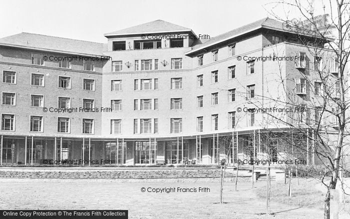 Photo of Nottingham, University, Florence Nightingale Hall c.1955