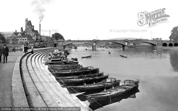 Photo of Nottingham, Victoria Embankment Steps 1920