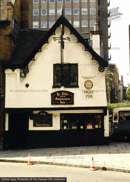 Photo of Nottingham, Ye Olde Salutation Inn 1990