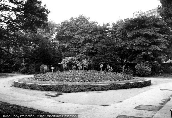 Photo of Nuneaton, Riversley Park c.1945