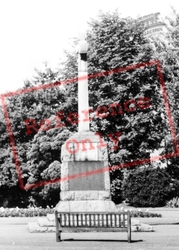 The Memorial, Riversley Park c.1960, Nuneaton
