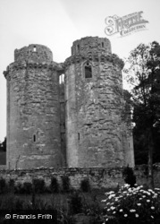 Castle 1949, Nunney